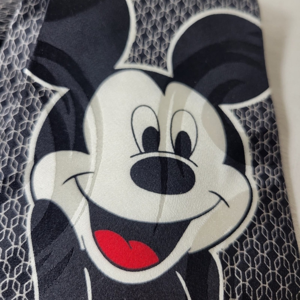 Mickey Unlimited Disney 100٪ Silk Mickey Mouse Mens Graphic Print Classic Tie - Picture 8 of 9
